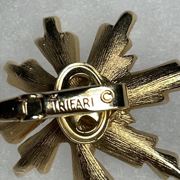 Trifari Single - Picture 6 of 11